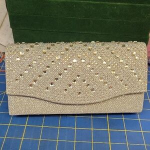 Elegant Silver Clutch Bag 8x4x2